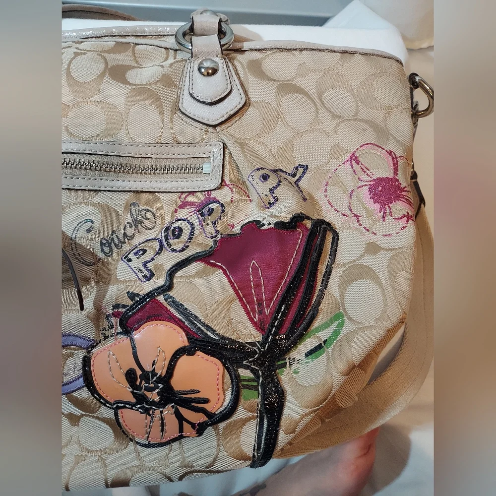 Coach Poppy Petal Signature Highlight Shoulder Bag GUC - Picture 5 of 13